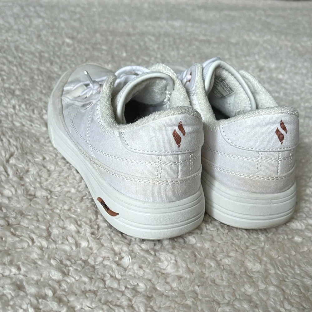 Skechers White Sneakers - Picture 3 of 4